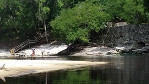 [Carry the boats up those stairs, 2017:05:20 15:33:34, 30.3947222, -82.9352778 --jsq for WWALS]