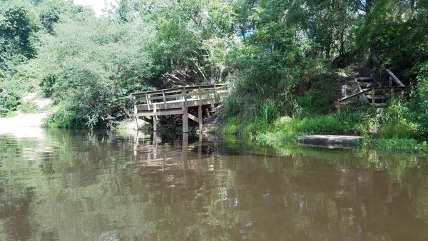 Slanting dock with stairs, 30.5878, -83.25712