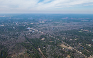 [W: St Marys River, ONWR on horizon, 30.522534, -82.010397]