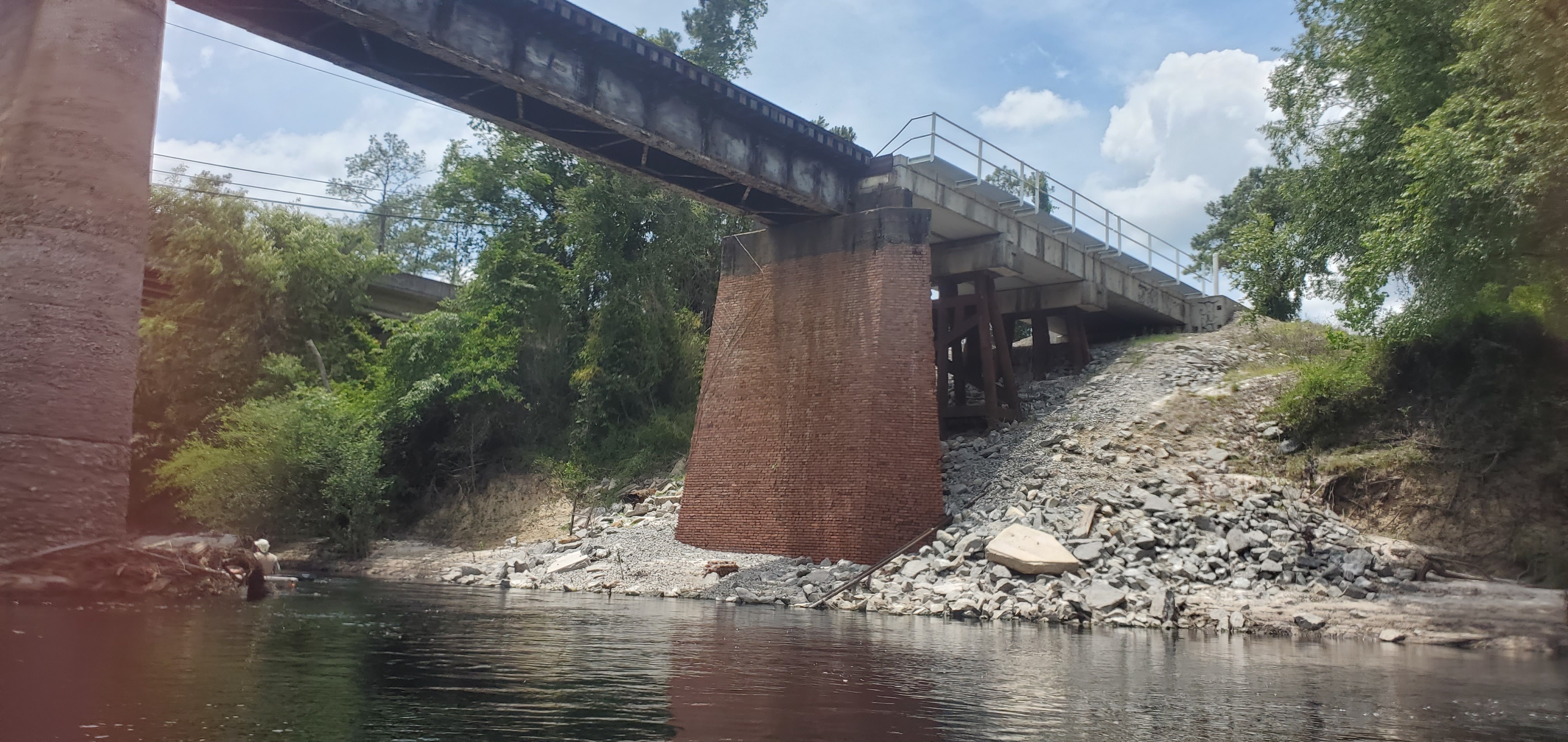 RR Bridge right bank, 13:51:27, 30.3266395, -82.7378503