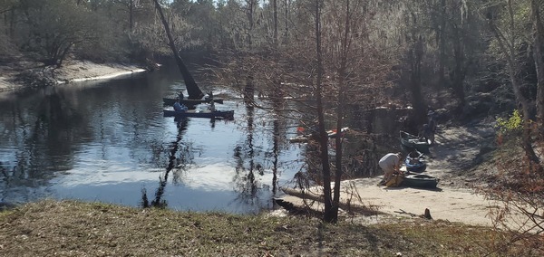 [Ramp and river, 10:56:39, 30.5642861, -82.7251513]