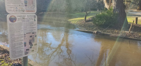 [Langdale Park Boat Ramp, Signs, Withlacoochee River, 2023-01-26, 16:36:11, 30.8876868, -83.3238336]