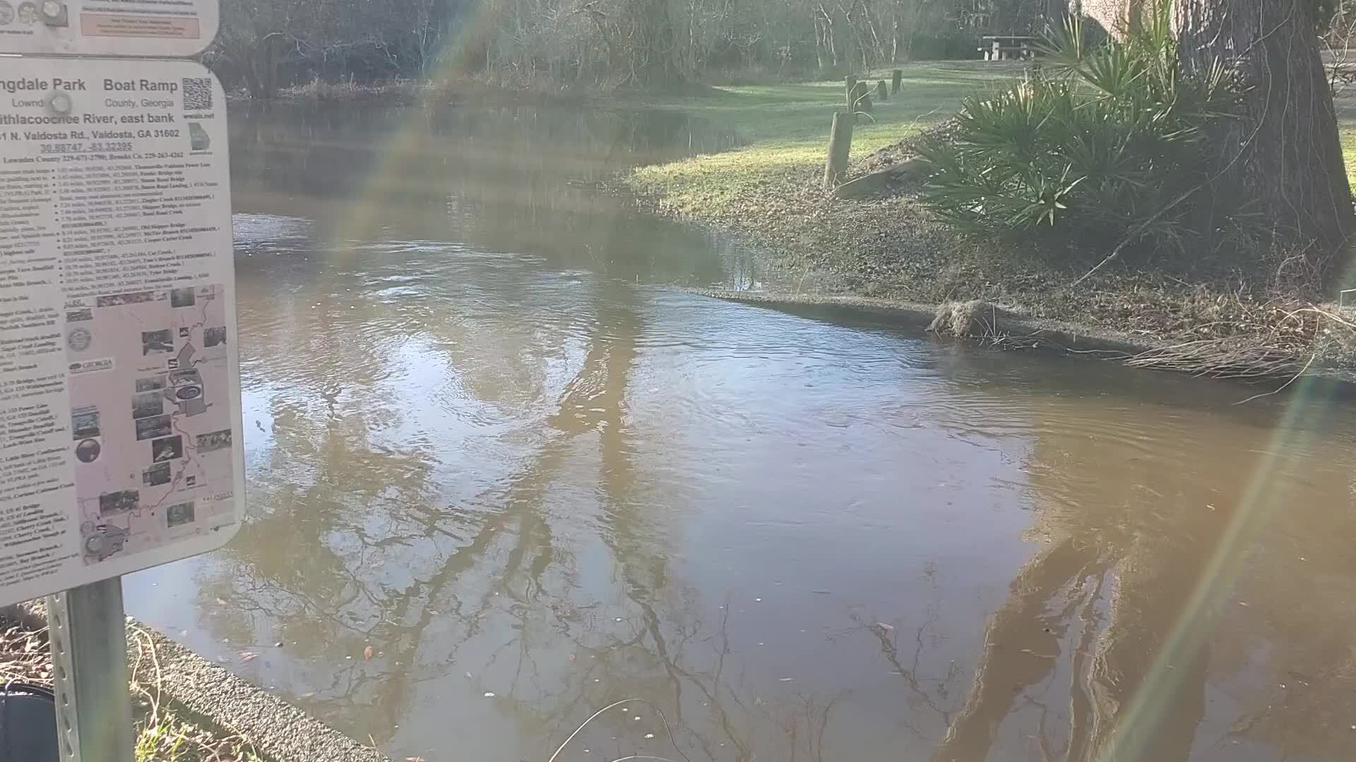 Movie: Eddies in Langdale Park Boat Ramp, 30.8873447, -83.3235757 (48M), 2023-01-26