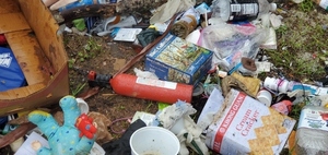 [A fire extinguisher?, 2023:05:23 15:59:00, 30.8216330, -83.2776140]