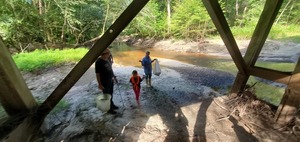 [Trash under the trestle, 09:38:56, 30.8633187, -83.3214018]