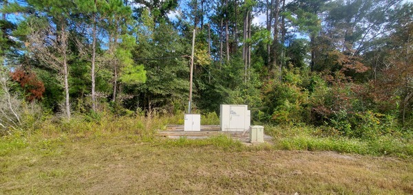 Context, AT&T Box, Crawford Branch, Skipper Bridge Road 2023-10-19, 2023:10:19 14:26:07, 30.9471963, -83.2651712