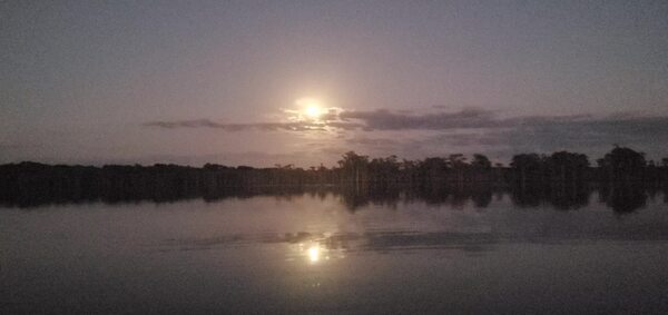 [Movie: Full moon at Banks Lake, October 28, 2023. The sun just set. (37M)]