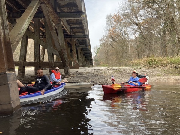 [Valdosta City Manager Richard Hardy with too-small kayak and bad seat at NFSRR --Gretchen Quarterman]