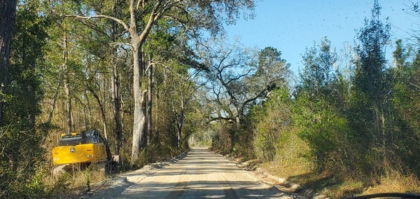 [Equipment on Knights Ferry Road, 2025:03:22 10:07:42, 30.7157963, -83.4512574]