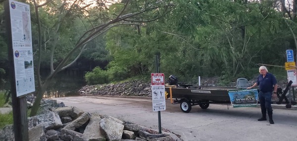 [Banners at Troupville Boat Ramp, 20:07:04, 30.8513554, -83.3472664]