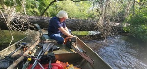 [Fire up the 24-inch Husqvarna chainsaw, 17:09:40, 30.8458470, -83.3472210]
