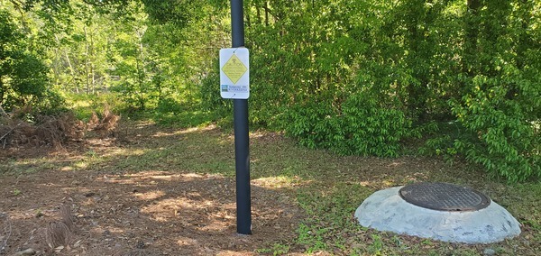 [WWALS contamination sign on path to Bertas Beach, 10:18:54, 30.8610153, -83.3182631]