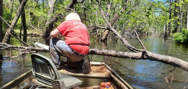 [Another impediment in the Withlacoochee River, 13:11:23, 30.8647930, -83.3214162]