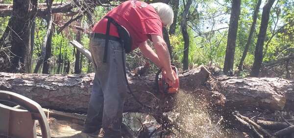 Movie: Husqvarna 24-inch temporarily stuck, 13:31:40, 30.8666324, -83.3206750 (49M)