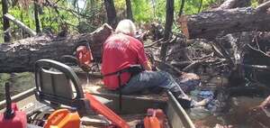 [Movie: And the Husqvarna is unstuck, 13:33:38, 30.8666324, -83.3206750 (31M)]