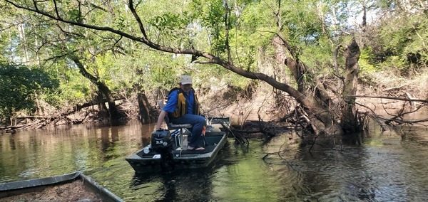 [Phil Royce and his 3.5 hp outboard, 10:36:43, 30.8573619, -83.3356868]