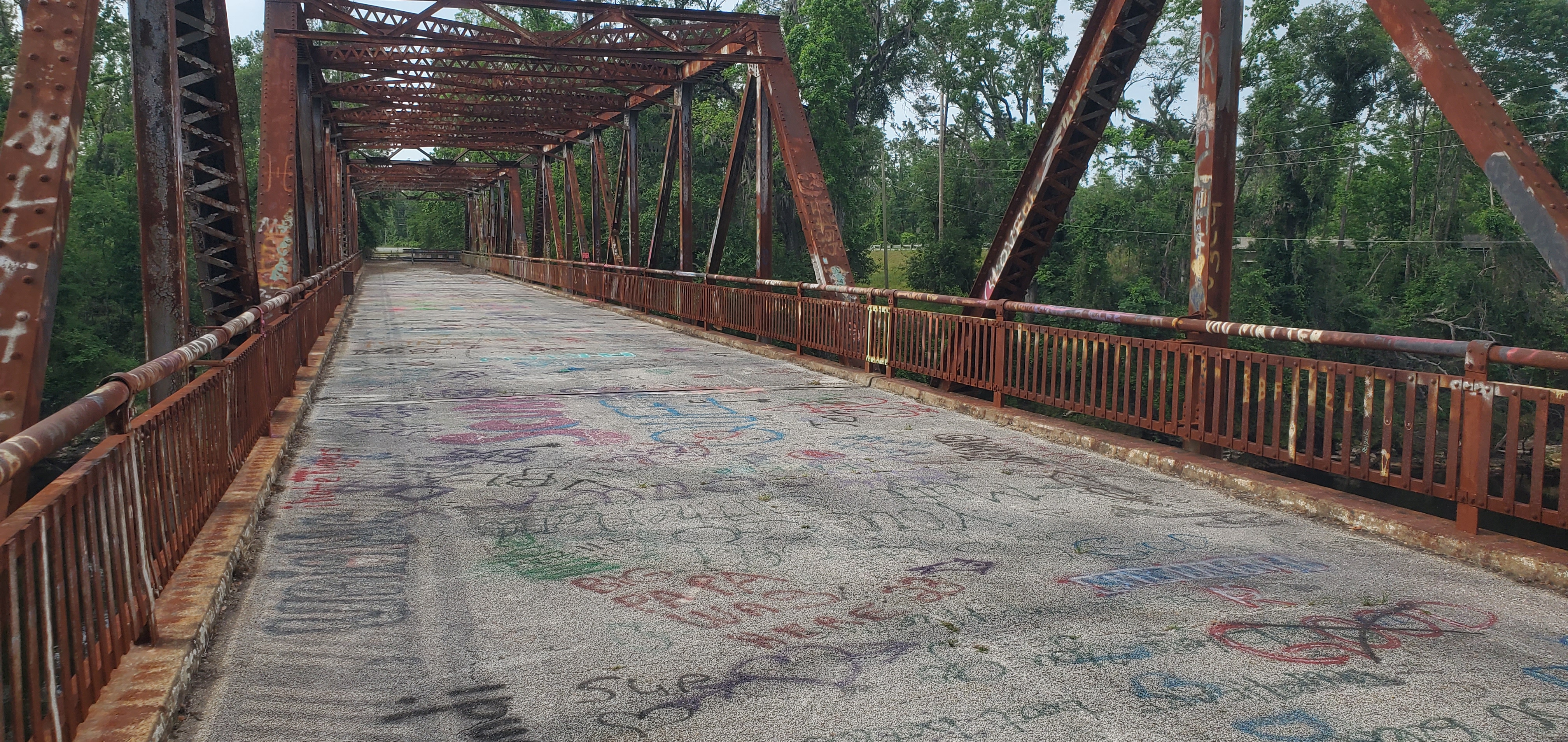 Grafitti on Hillman Bridge, 2025:04:22 10:03:29, 30.3848346, -83.1746295
