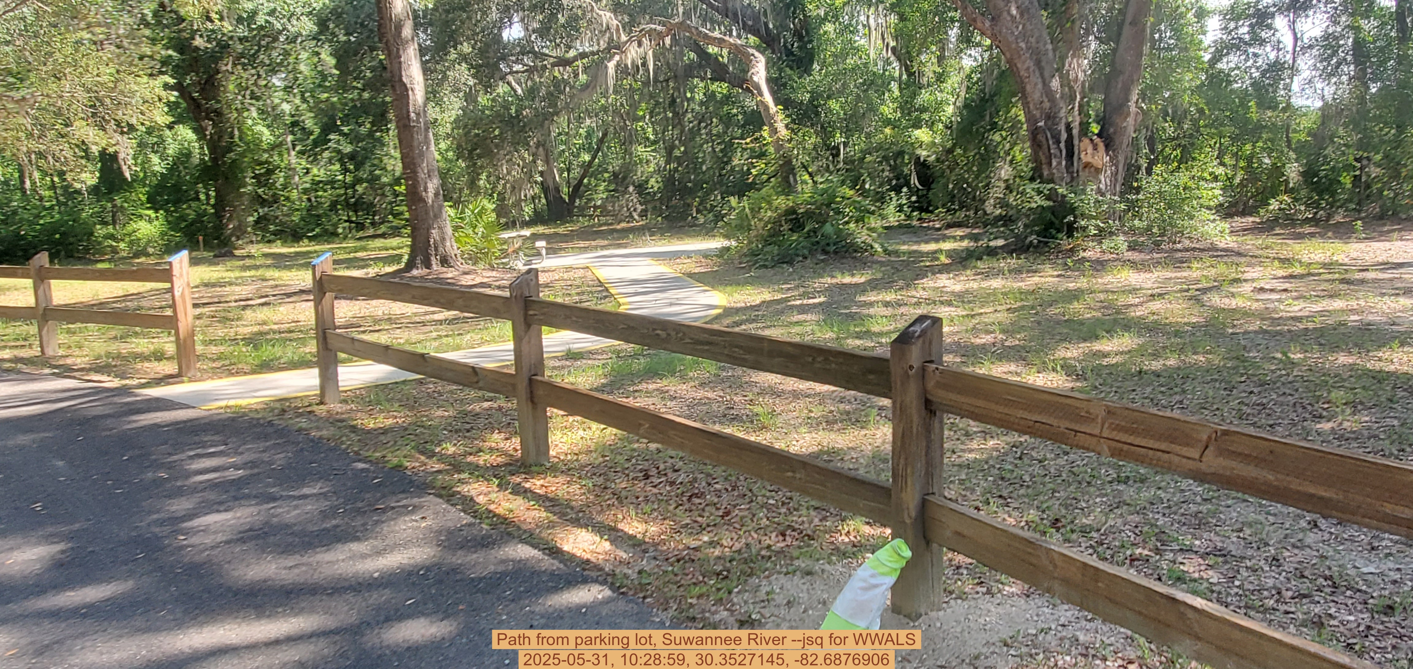 Path from parking lot, Suwannee River --jsq for WWALS, 2025-05-31, 10:28:59, 30.3527145, -82.6876906