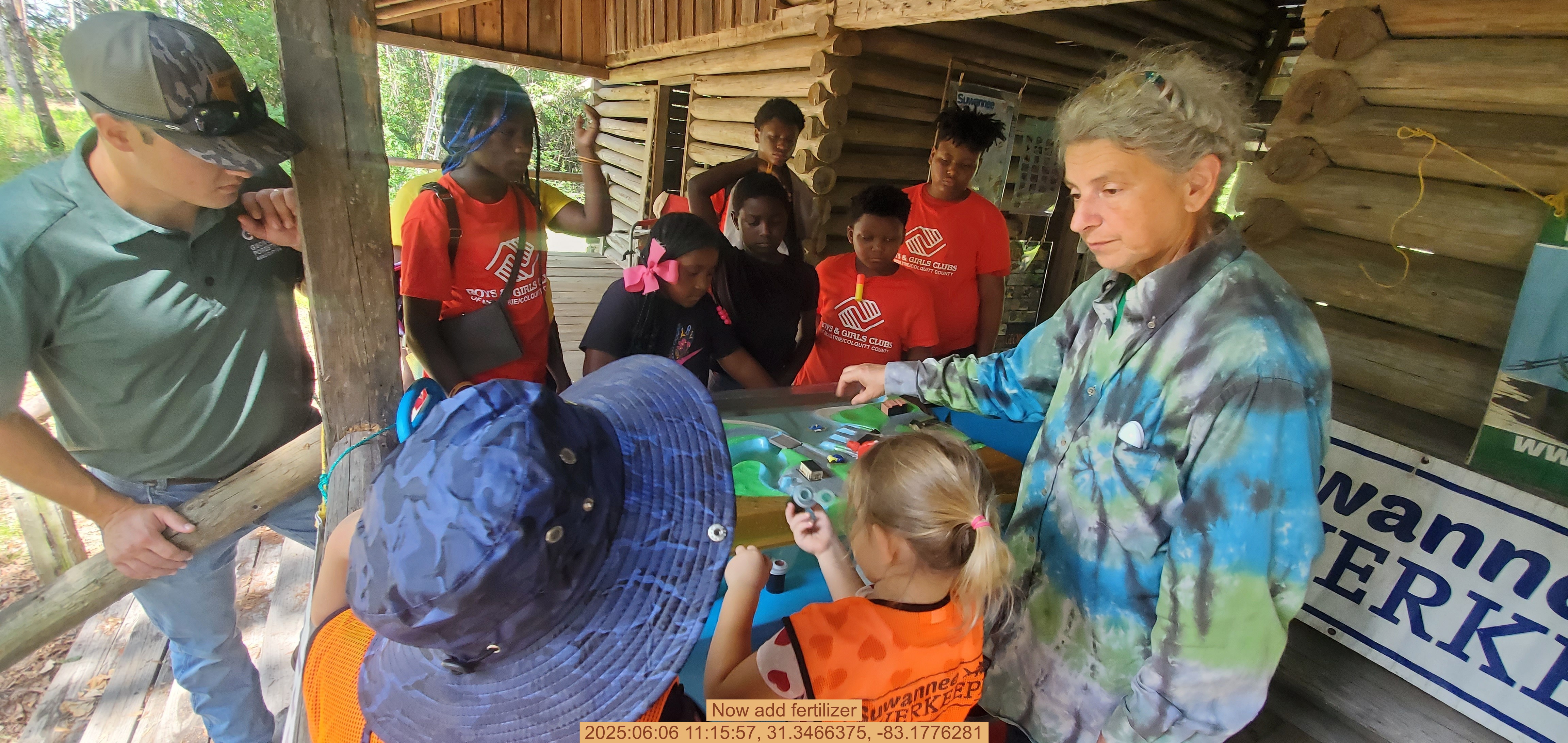 Now add fertilizer, 2025:06:06 11:15:57, 31.3466375, -83.1776281