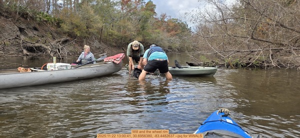 [Will and the wheel rim, 2025:11:22 13:00:41, 30.6956380, -83.4482637 --jsq for WWALS]