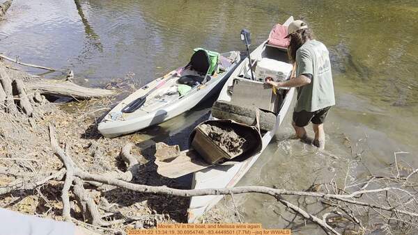 Movie: TV in the boat, and Melissa wins again, 2025:11:22 13:34:19, 30.6954746, -83.4449501 (7.7M) --jsq for WWALS