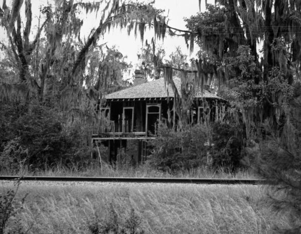 [Drew Mansion, Ellaville, FL, shortly before it burned, 1970-12-01 --Florida Memory]