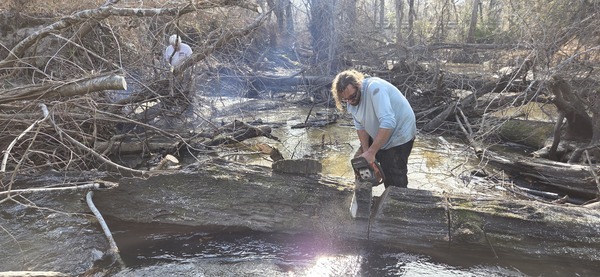 Two saws, 2026:02:14 15:24:07, 30.8639385, -83.3209394