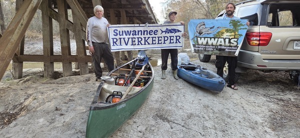 [Banners at NSRR, Withlacoochee River, 2026:02:14 17:19:31, 30.8632309, -83.3215454]