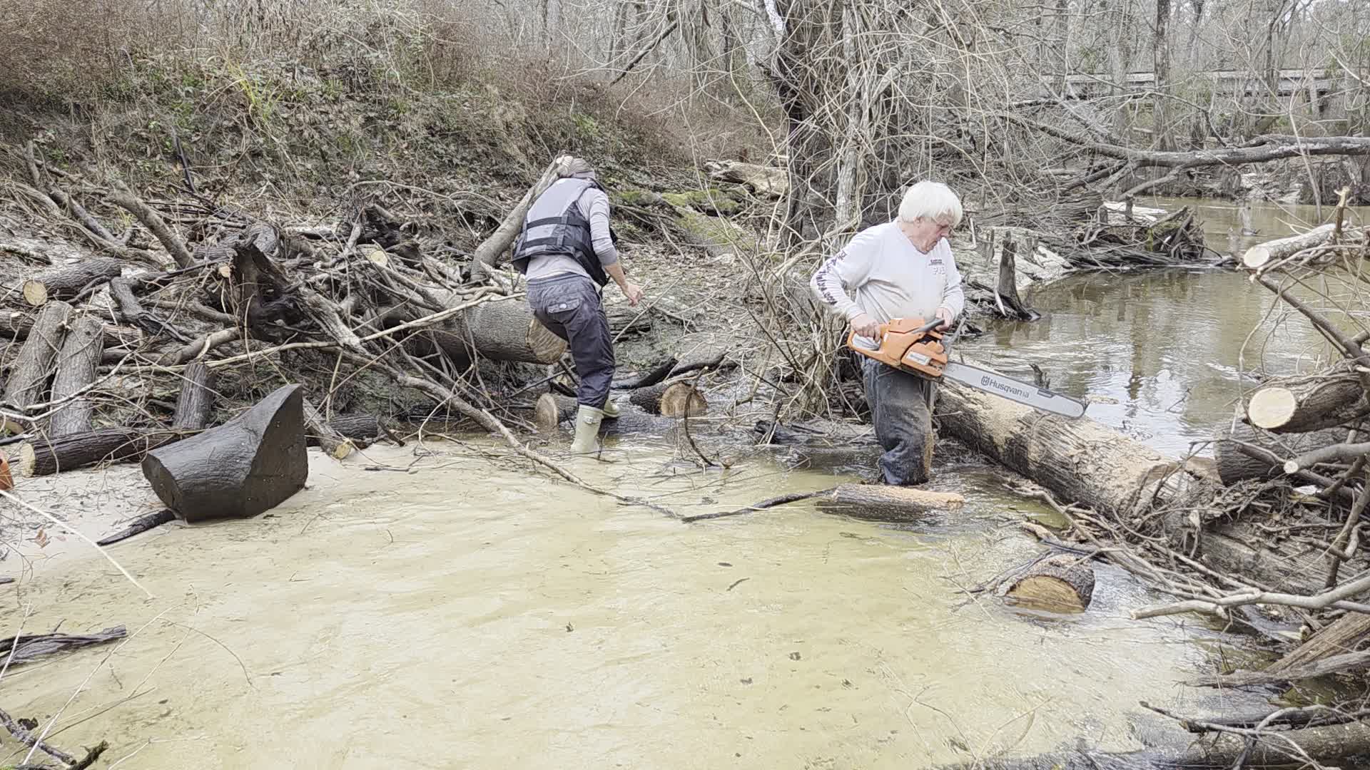 Movie: Tish Hall moving logs; Phil Hubbard sawing, 2026:02:14 15:57:42, 30.8639055, -83.3210292 (7.0M)