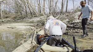 [Movie: Phil Hubbard already got his saw stuck, as David Savage watches, 2026:02:14 12:24:59, 30.8629143, -83.3189591 (12M)]