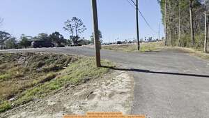 [Movie: Asphalt drive from NVR, 2026:02:16 15:36:51, 30.8932756, -83.3184375 (15M), --jsq for WWALS]