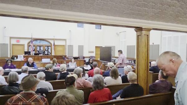 Movie: ? lives on the Alapaha River a few miles away. Once we give up farming, we cannot get it back. Irrigation runs only occasionally. (152M)