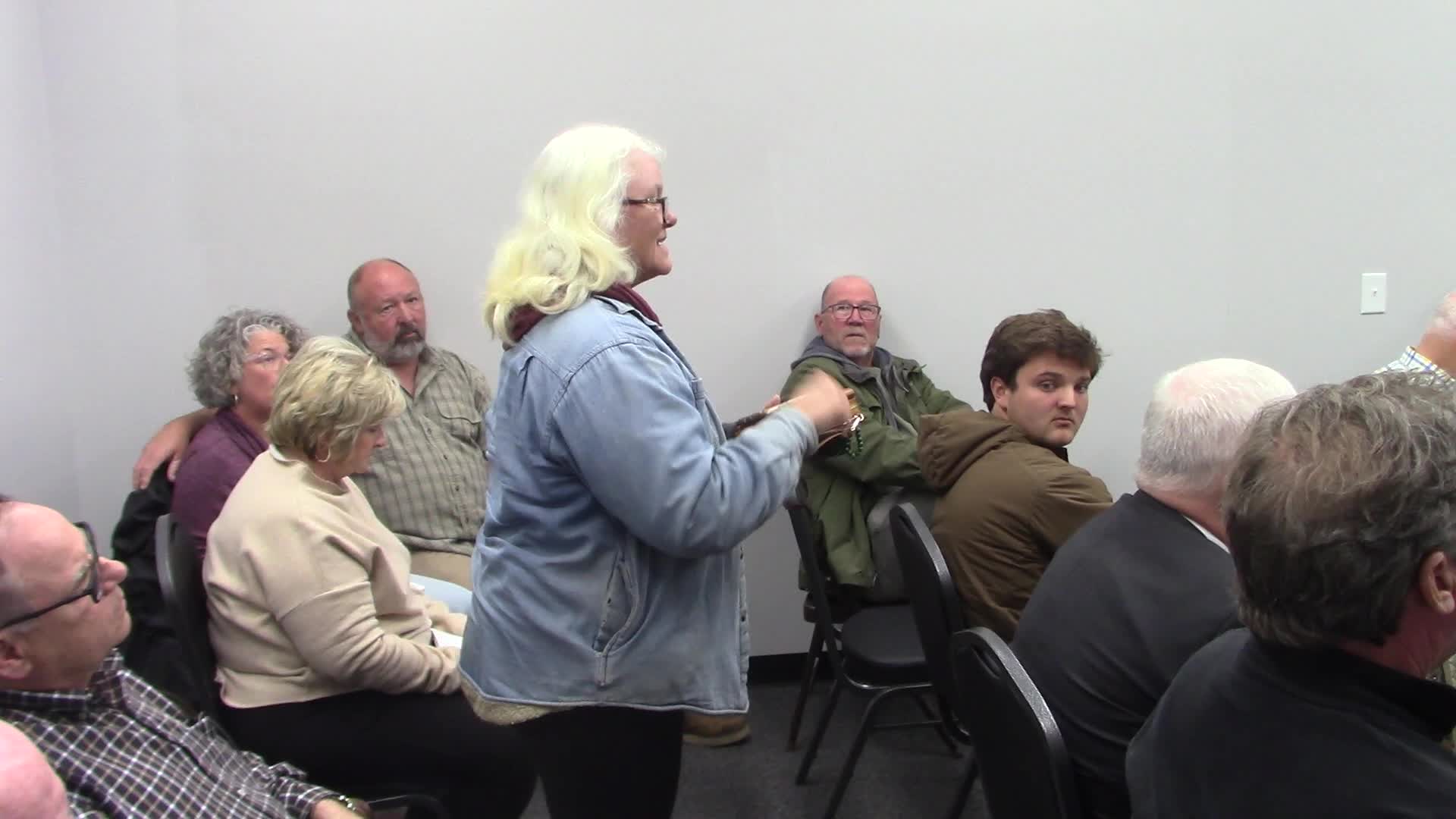 Movie: ?: About leaks (102M)