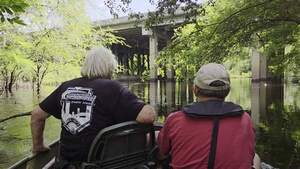 [Movie: Only one big deadfall up to I-75 Bridge at this level, 2026:06:07 10:46:38, 30.8546396, -83.3351372 (17M)]