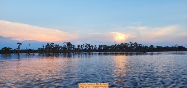 [Setting Sun over Banks Lake, 2023-08-01 --jsq for WWALS]