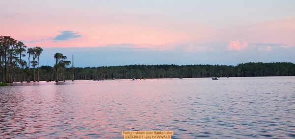 Twilight sheen over Banks Lake, 2023-08-01 --jsq for WWALS