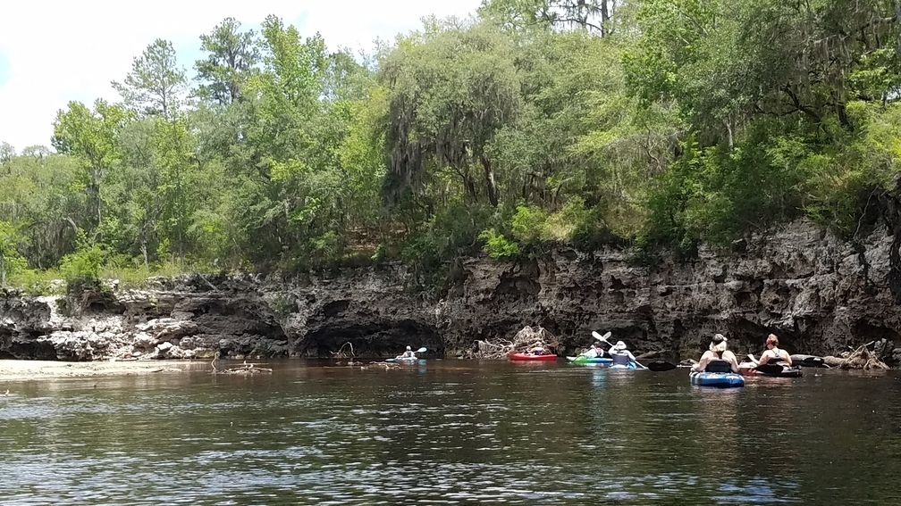 Bend left, grottos right, 2017:05:20 12:42:04, 30.3800243, -82.8906125 --jsq for WWALS