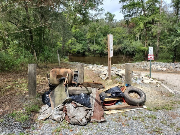 [Trash at Troupville Boat Ramp; thanks VLPRA]