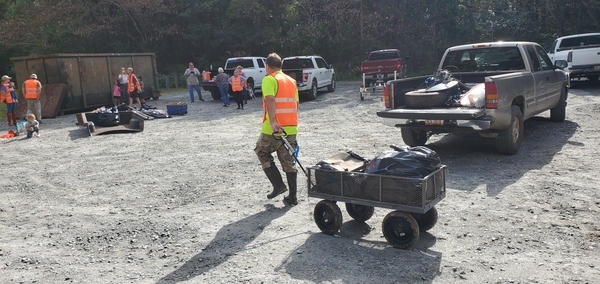 Bobby McKenzie hauling finds