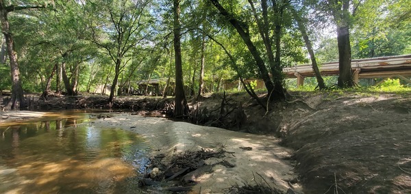 [Railroad tracks beside river, 10:41:38, 30.8638344, -83.3223667]