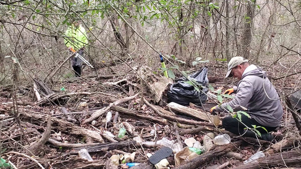 [Suzy and Russell at Garrett Road Trash Jam, 30.6898120, -83.4408220]