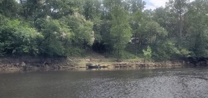 [Context: boat and steps, 13:37:37, 30.5350505, -83.2458060]