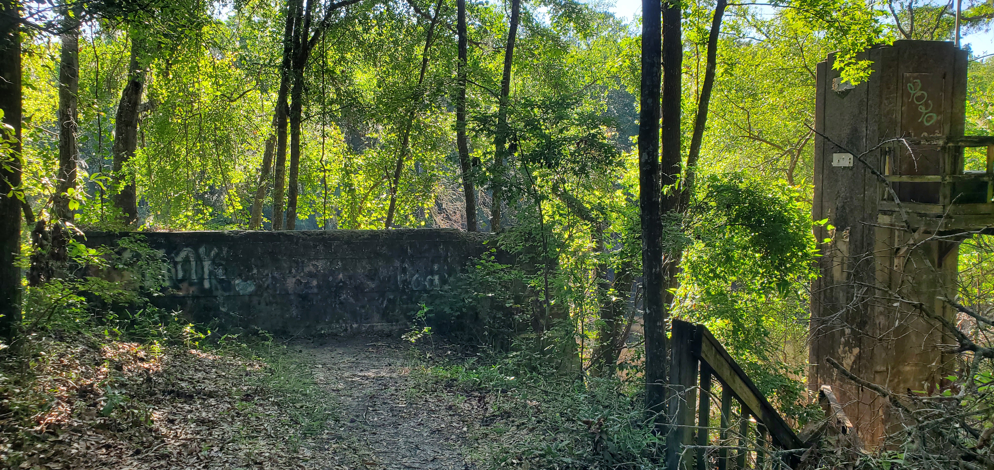 Belleview Bridge abutment, 09:06:52, 30.5959081, -83.2597262