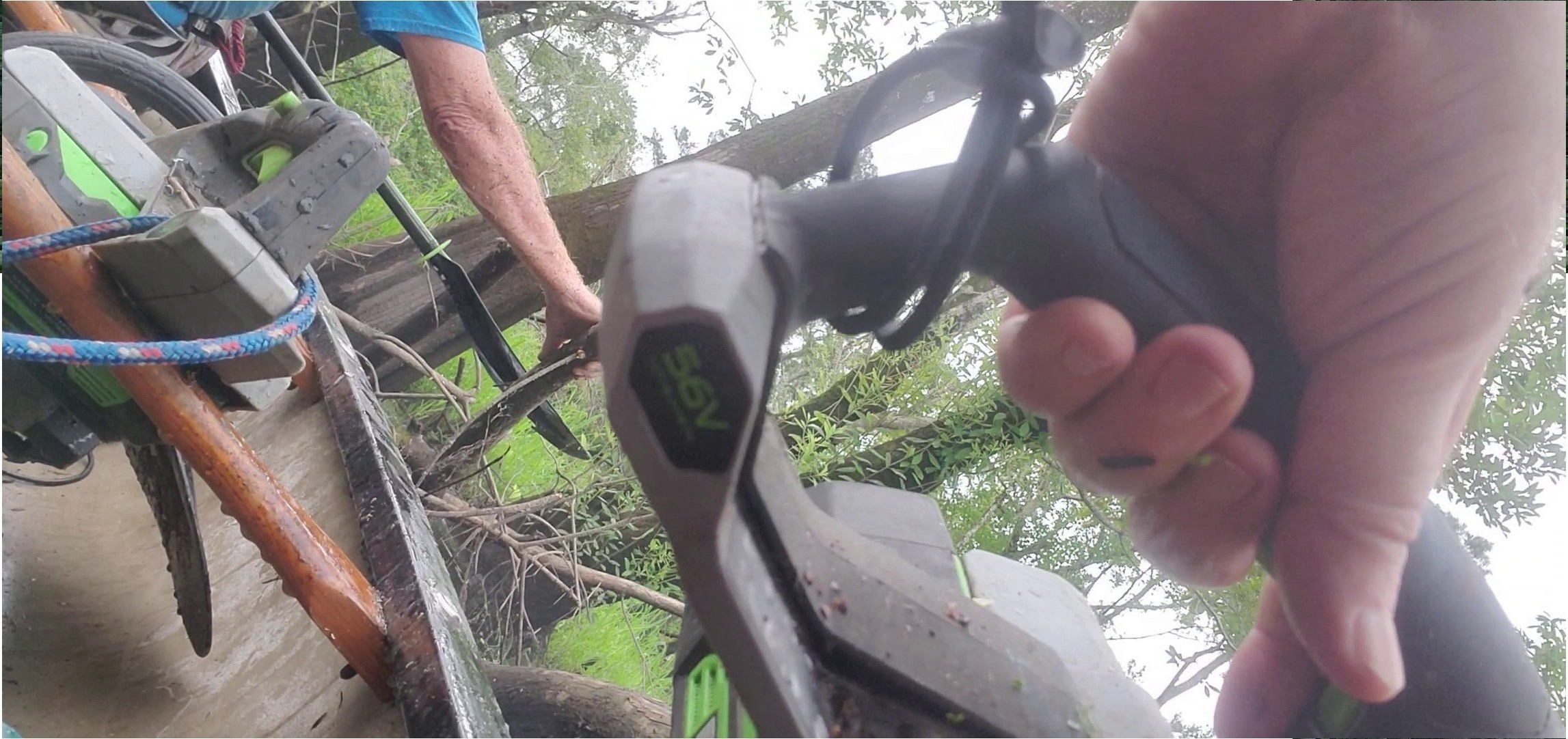 Movie: jsq sawing, 2025:08:03 10:45:46, 30.8814306, -83.3254656 (2223M)