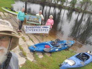 [Selfie Banners at Banks Lake, 2025-08-23 --jsq for WWALS]