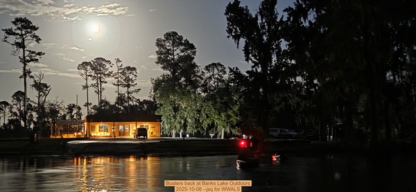 [Boaters back at Banks Lake Outdoors, 2025-10-06 --jsq for WWALS]