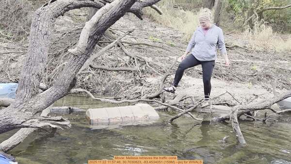 Movie: Melissa retrieves the traffic cone, 2025:11:22 11:57:46, 30.7030823, -83.4534051 (159M) --jsq for WWALS