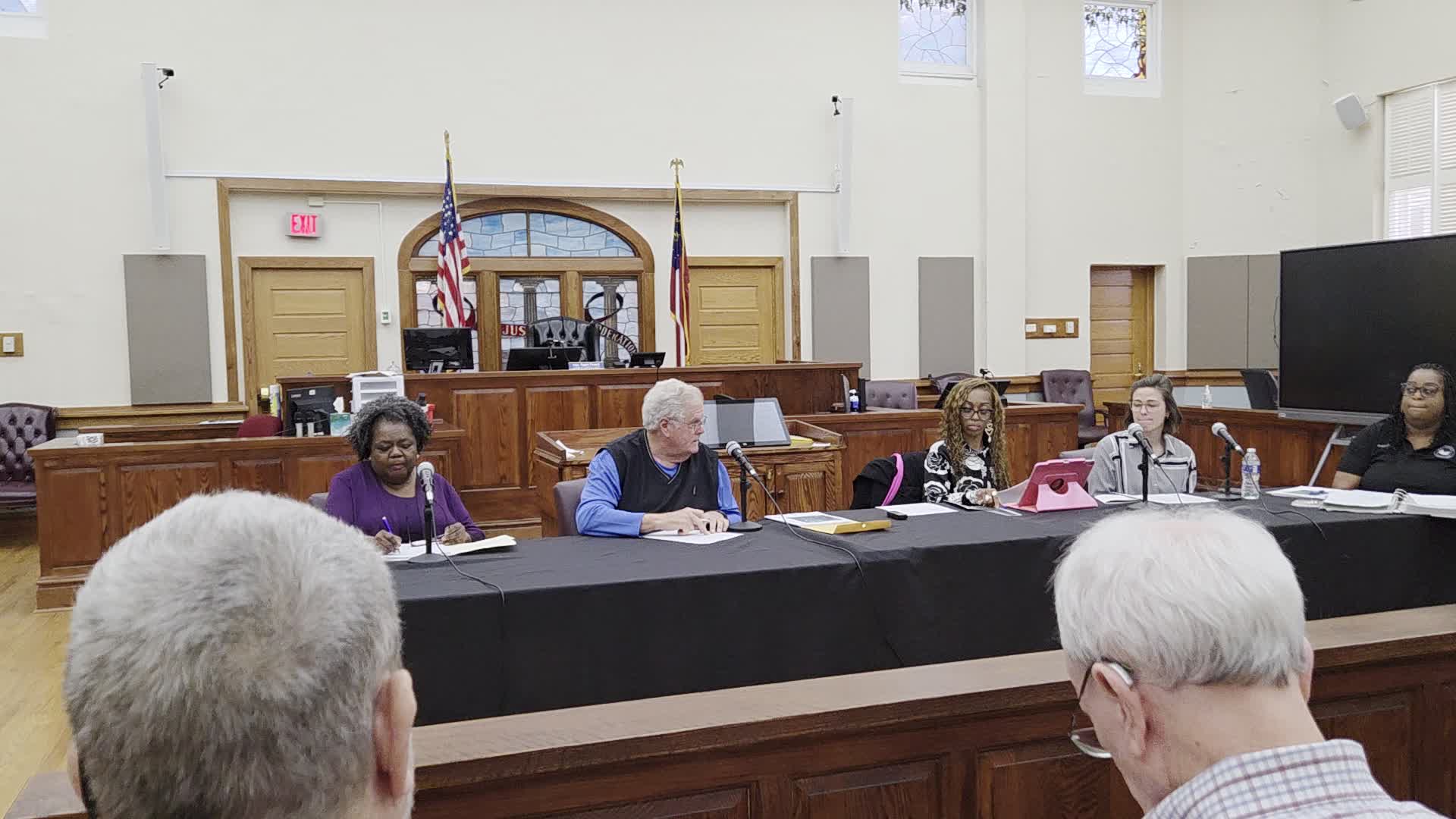 Movie: Introductions and approval of minutes of previous meeting (162M)