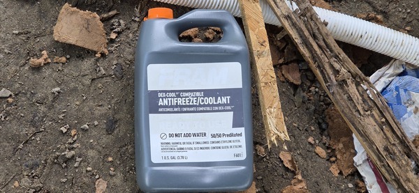 [Dex-Cool Compatible Antifreeze/Coolant under Hagan Bridge, 2026:06:26 11:49:02, 31.0140792, -83.3011446]