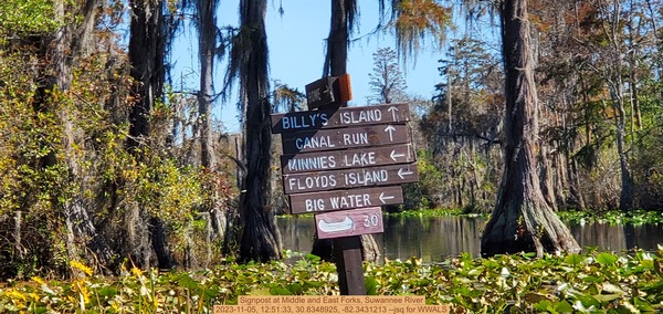 [Signpost at Middle and East Forks, Suwannee River, 2023-11-05, 12:51:33, 30.8348925, -82.3431213 --jsq for WWALS]